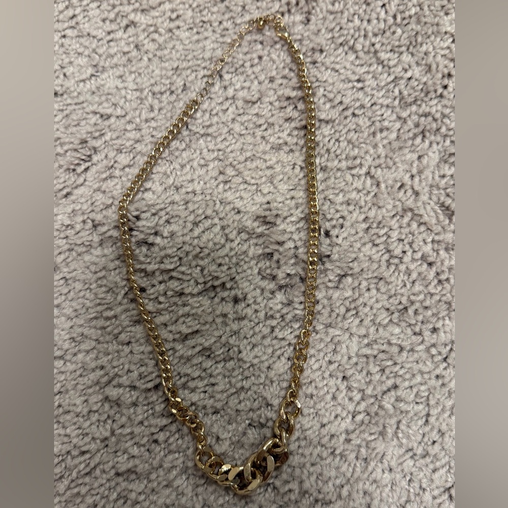 Stylish gold necklace